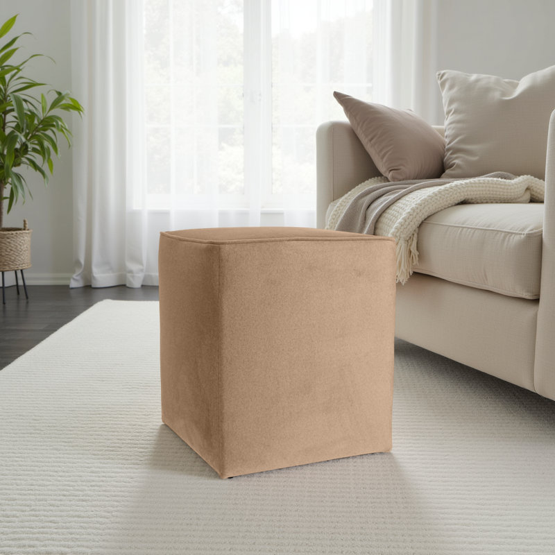 Universal Cube Epping Camel, Chameau