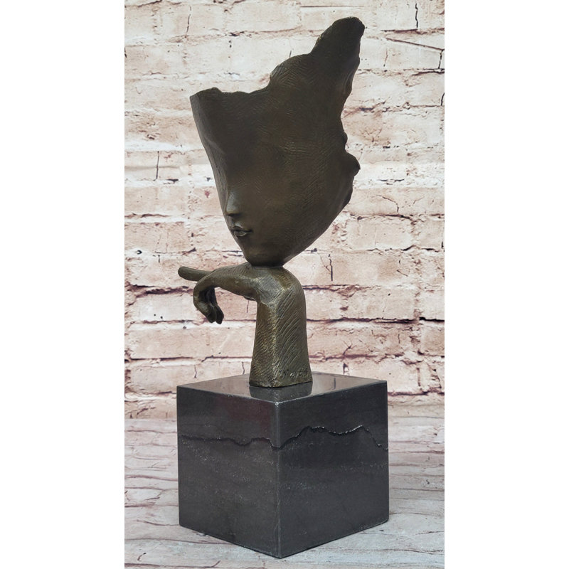 Sculpture abstraite féminine