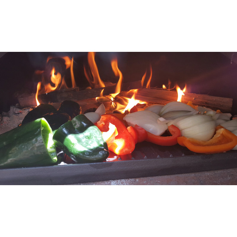 Traditional Brick Wood-Fired Outdoor Pizza Oven