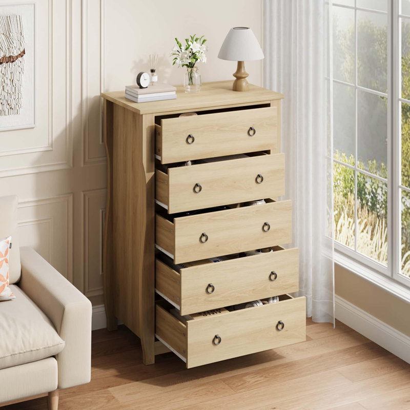 Commode spacieuse à 5 tiroirs en bois - Grande commode de rangement moderne avec poignées en anneau en métal, armoire autoportante pour chambre à coucher, placard, vestibule (couleur bois)