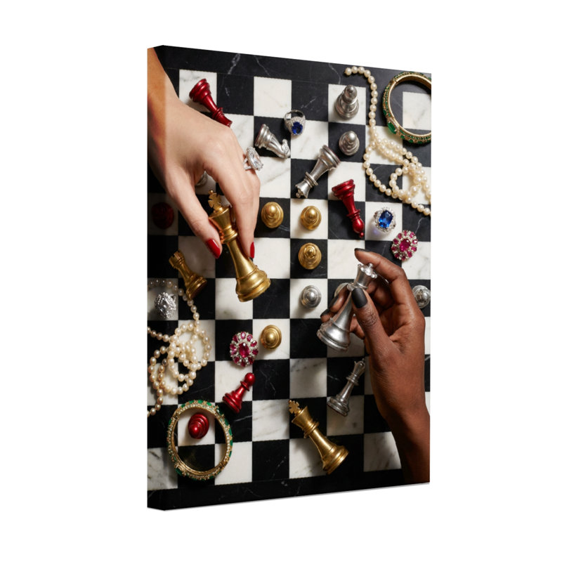 Échiquier abstrait avec bijoux et mains