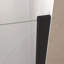 Porte de douche pivotante 28 po x 72 po, cadre en aluminium noir mat, demi-cadre, film en verre trempé anti-déflagrant de 1/4 po (6 mm), poignée en acier inoxydable