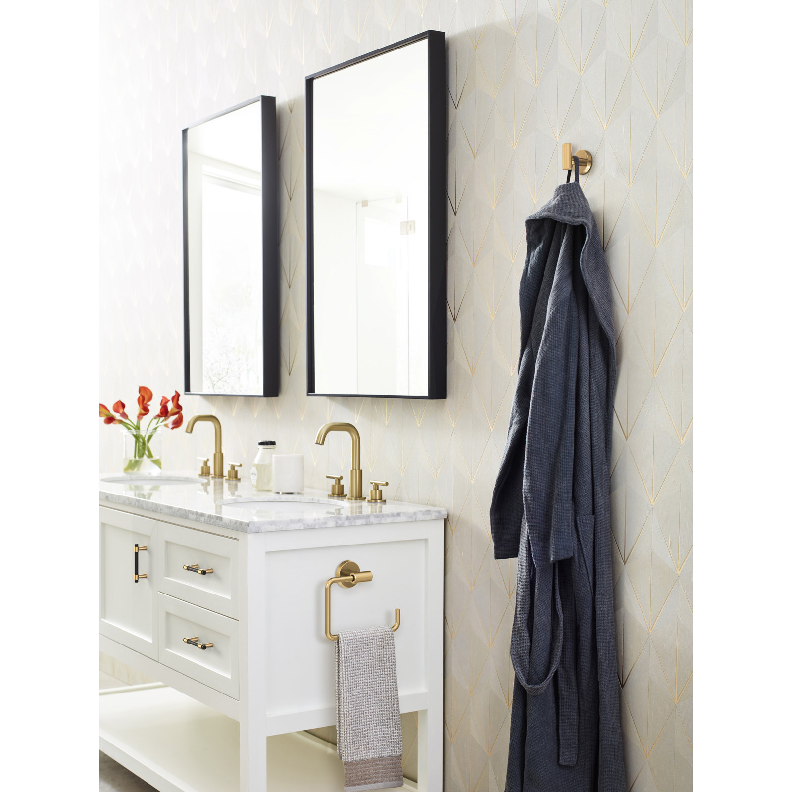 Mergence Bar Cabinet Pull, Matte Black/Champagne Bronze, 3"