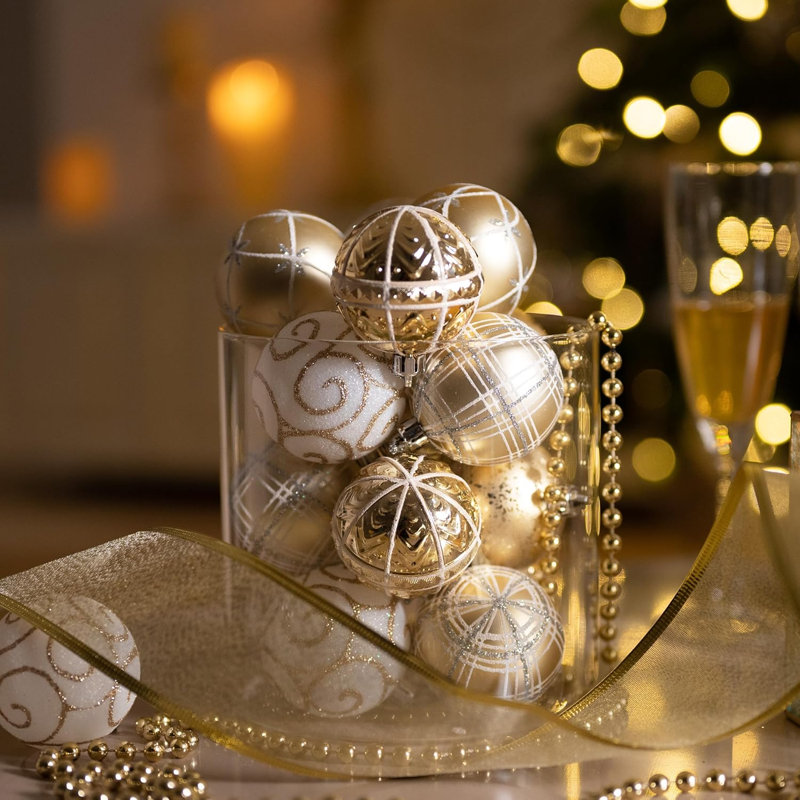 Ensemble d'ornements de Noël Valery Madelyn, décorations d'arbre de Noël incassables blanches et dorées de 2,36 pouces, 35ct