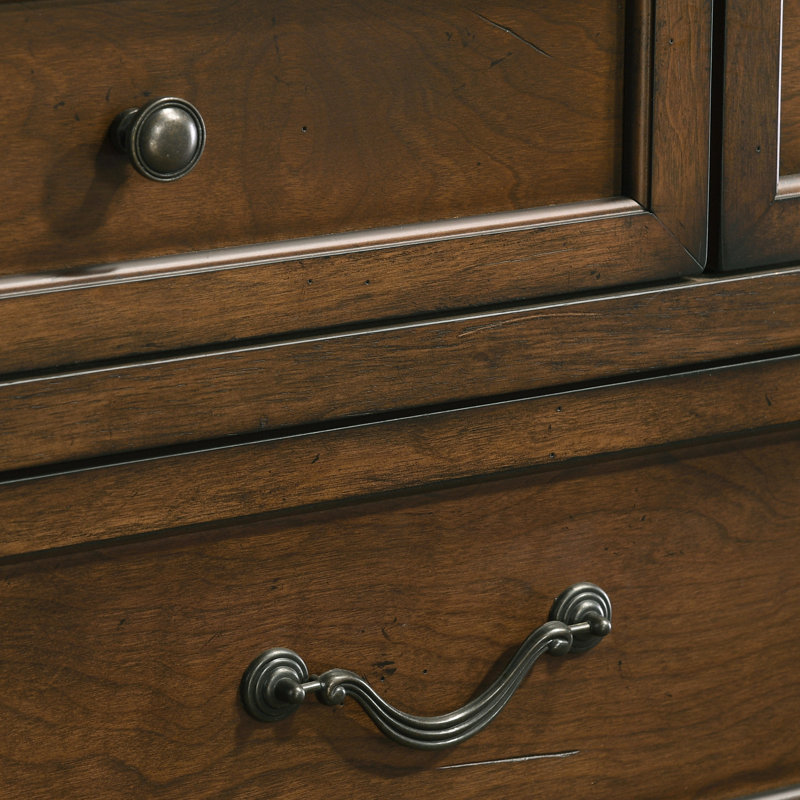 Lit à panneau en bois traditionnel avec commode, miroir, deux tables de chevet, très grand