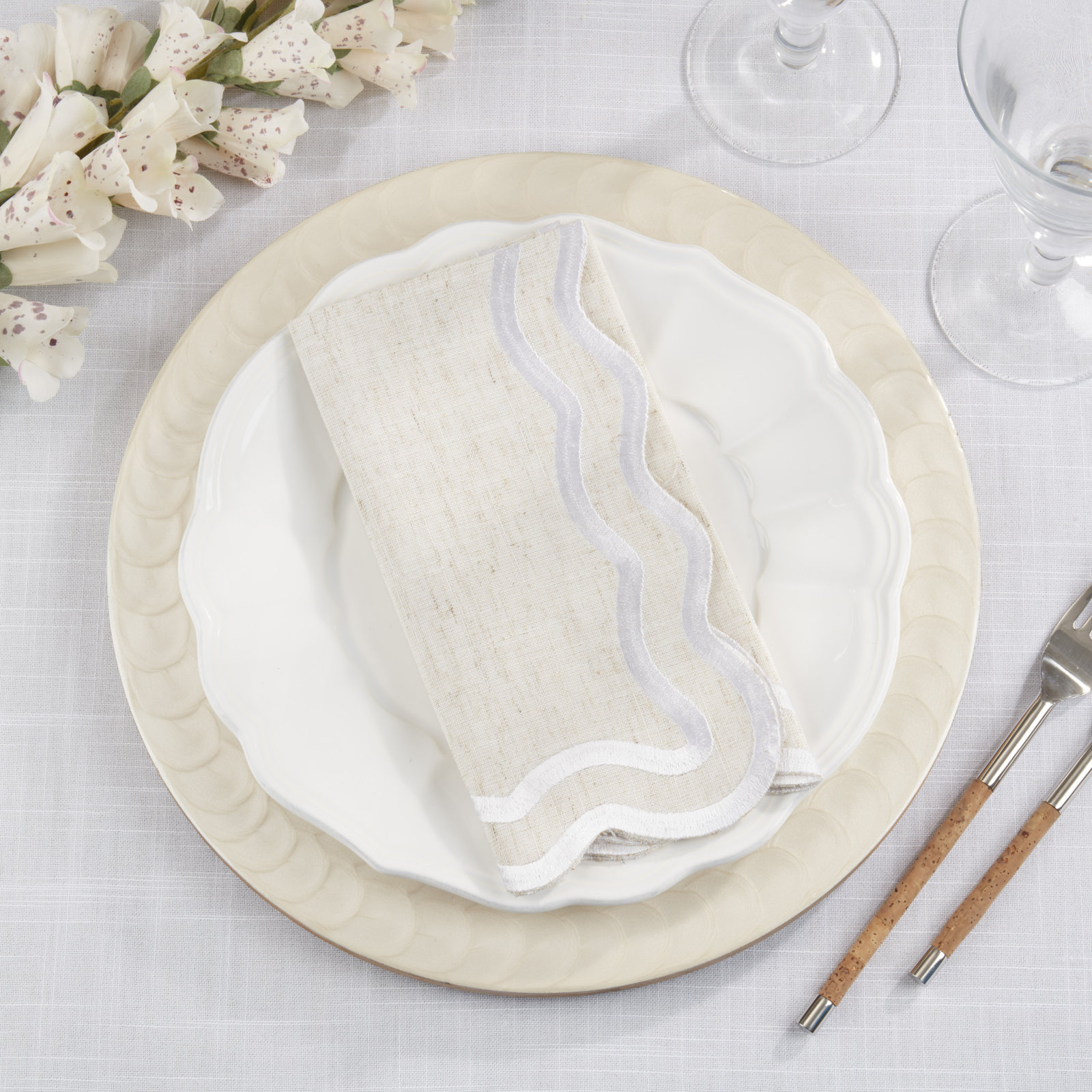 Scalloped Cotton Napkin, Tan