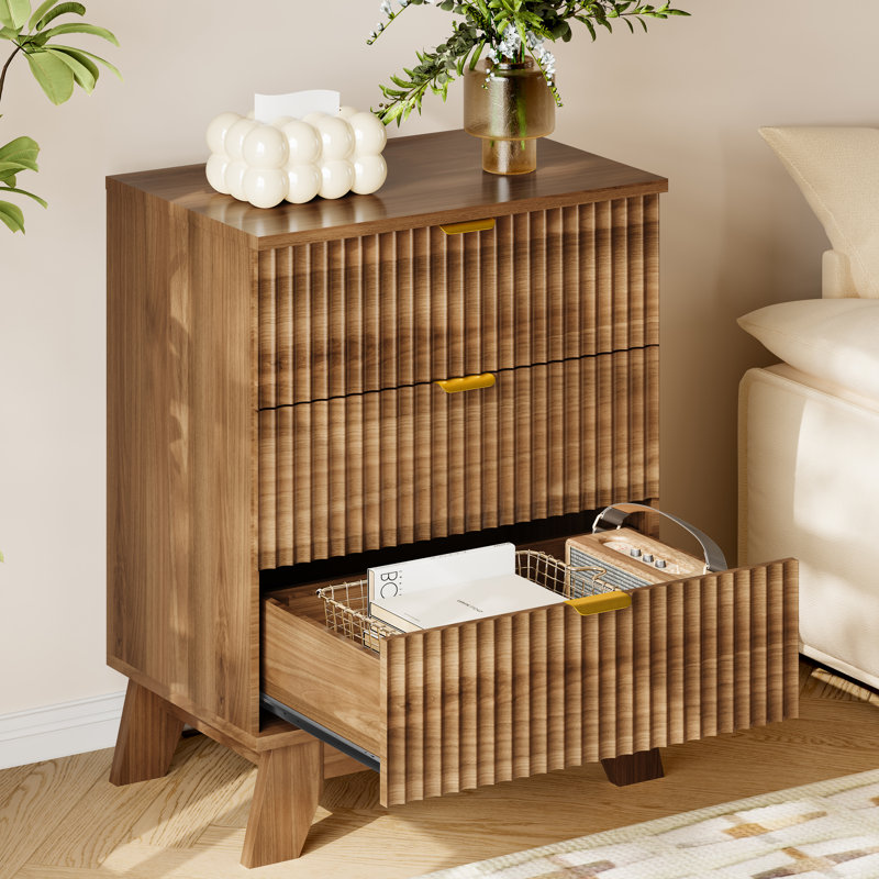 3-Drawer Nightstand with USB Hub, Fluted Design, Natural Oak Finish for Bedroom, Dorm, Apartment, Brown