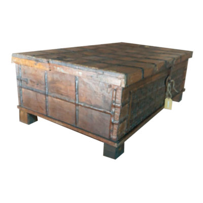 Couchtisch Arsam aus Massivholz