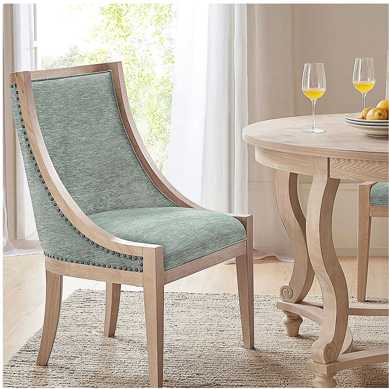 Chaise de salle à manger décorative avec décoration cloutée