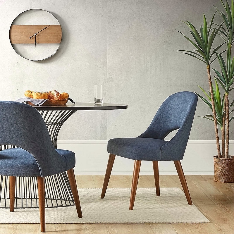 Chaise sans accoudoirs de salle à manger