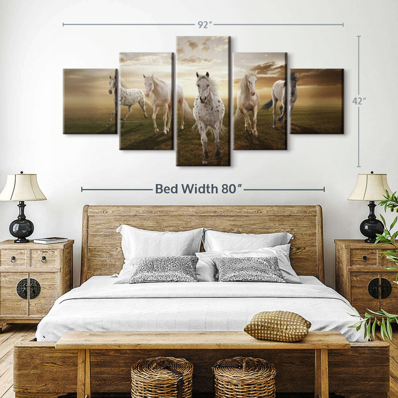 «Dramatic White Horses On Canvas», ensemble de 5 pièces, H 42 po x l 92 po x P 1,25 po