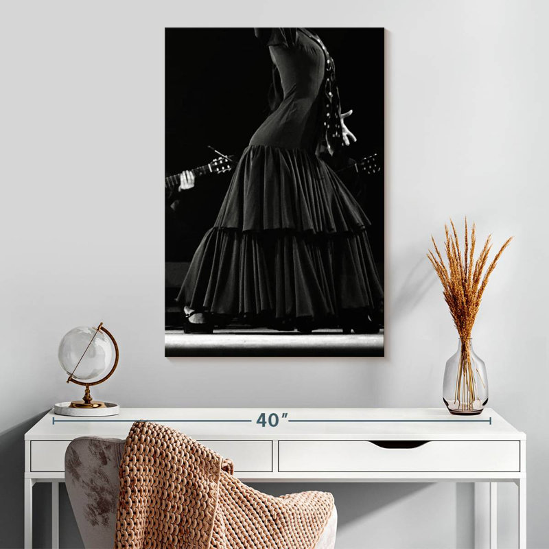 Enn BW Flamenco Dance, 30" H x 20" W