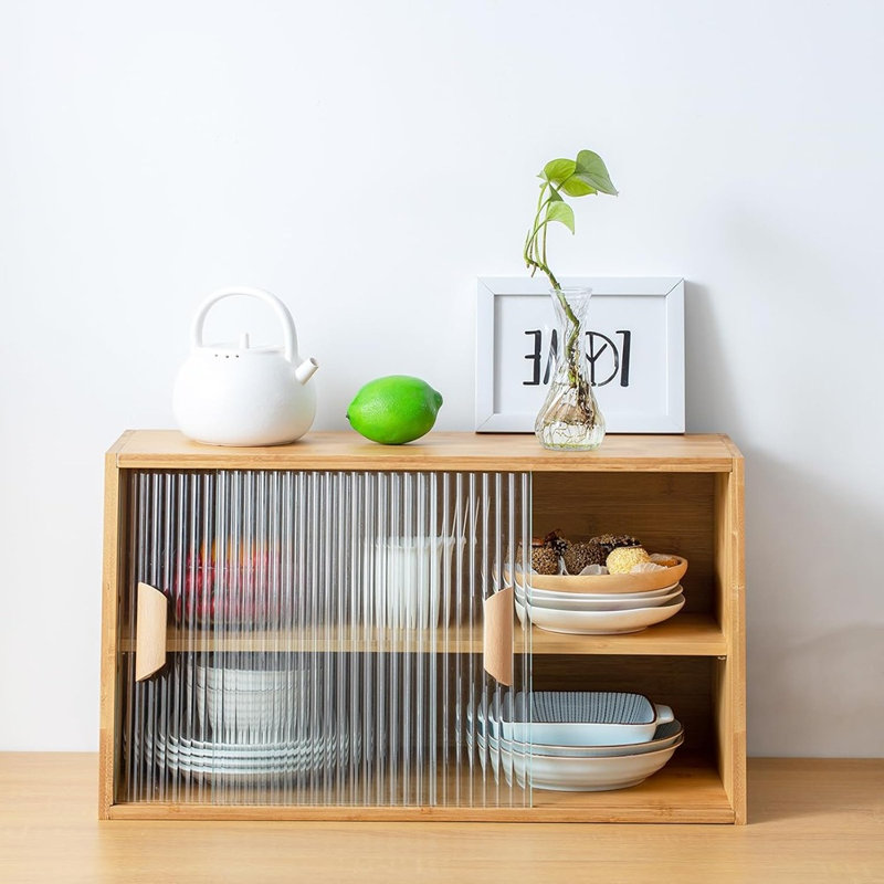 Petite armoire de cuisine en bambou avec portes en verre