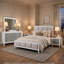 Ensemble de chambre à coucher King, design rembourré, gris et blanc, 4 pièces avec 2 tables de chevet et une commode-136170518