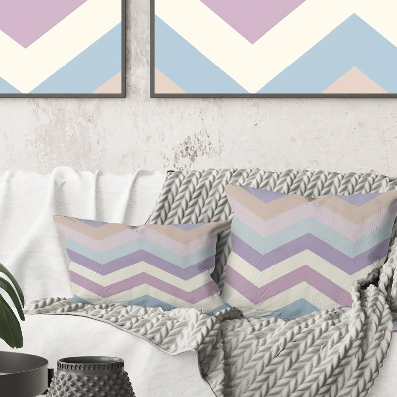 Coussin à chevrons mauve et beige, H 16 po x l 16 po, Carrée