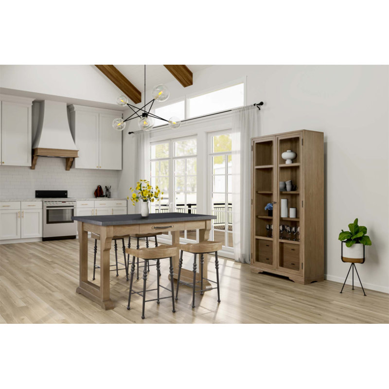 Îlot de cuisine à surface en ciment avec finition cajou, surface durable et rangement fonctionnel pour les cuisines de campagne modernes. (Table seulement)