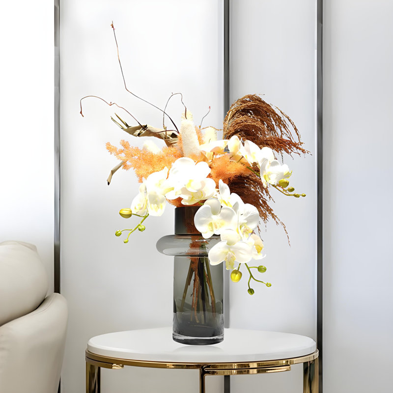 Ornements de fleurs simulées