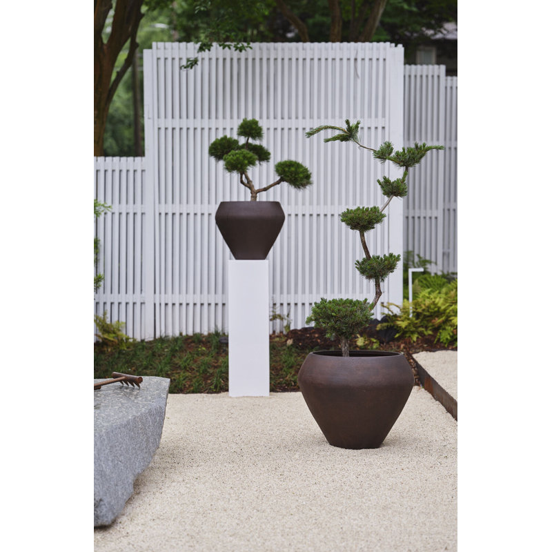 Titan Pot, 24" H x 28.5" W x 28.5" D
