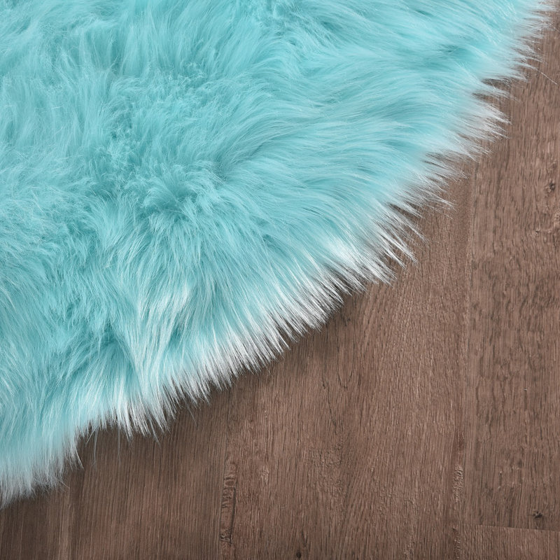 Chevez Faux Sheepskin Indoor Rug, Round 5'