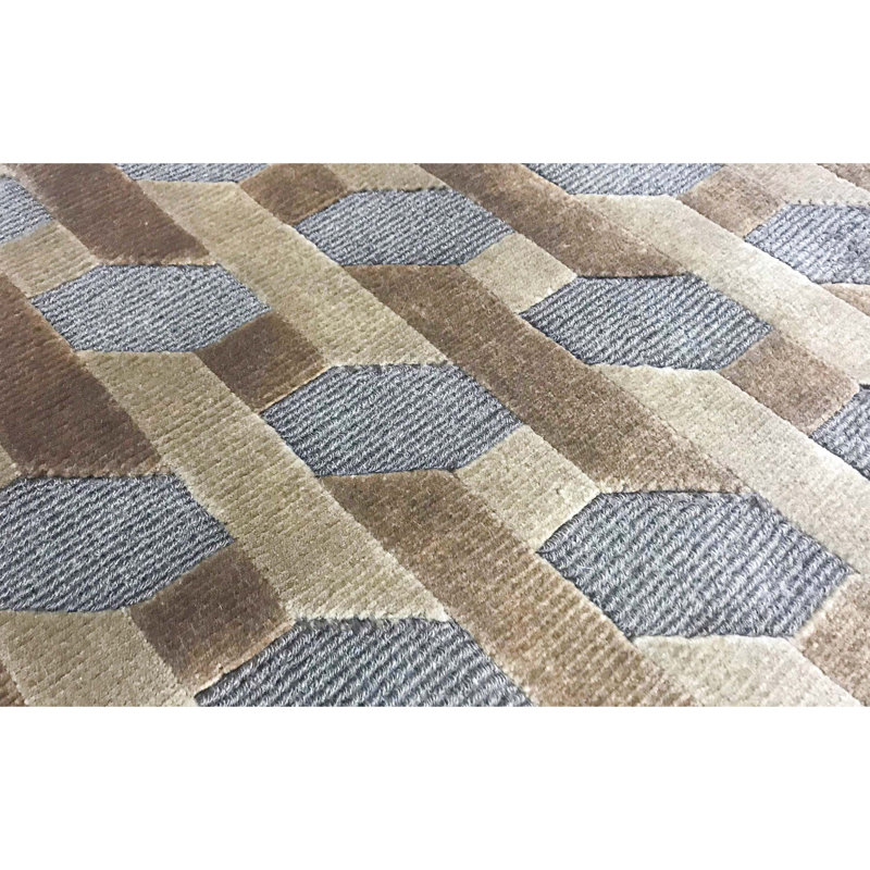 Hand-Knotted High-Quality Beige Area Rug