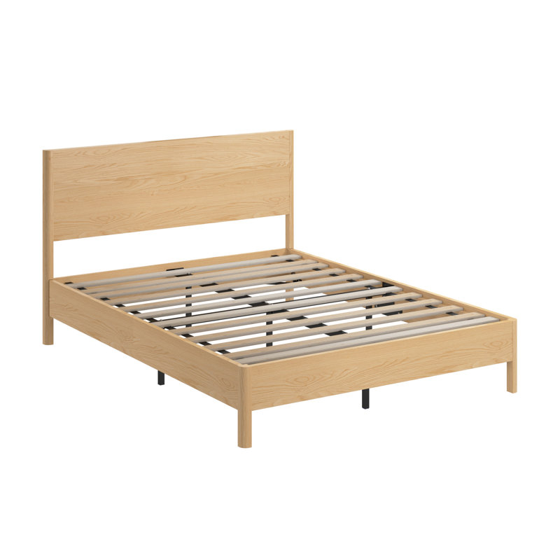 Grand lit plateforme avec tête de lit et mobilier de chambre à coucher