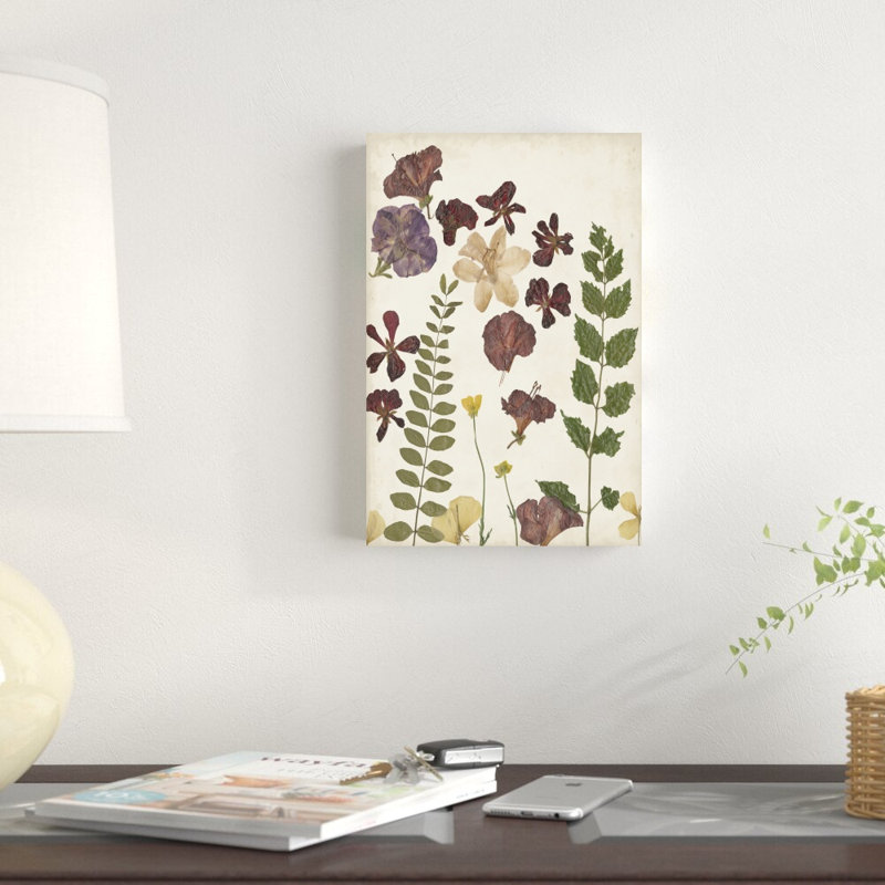 Arrangement de fleurs pressées VI, H 12 po x l 8 po