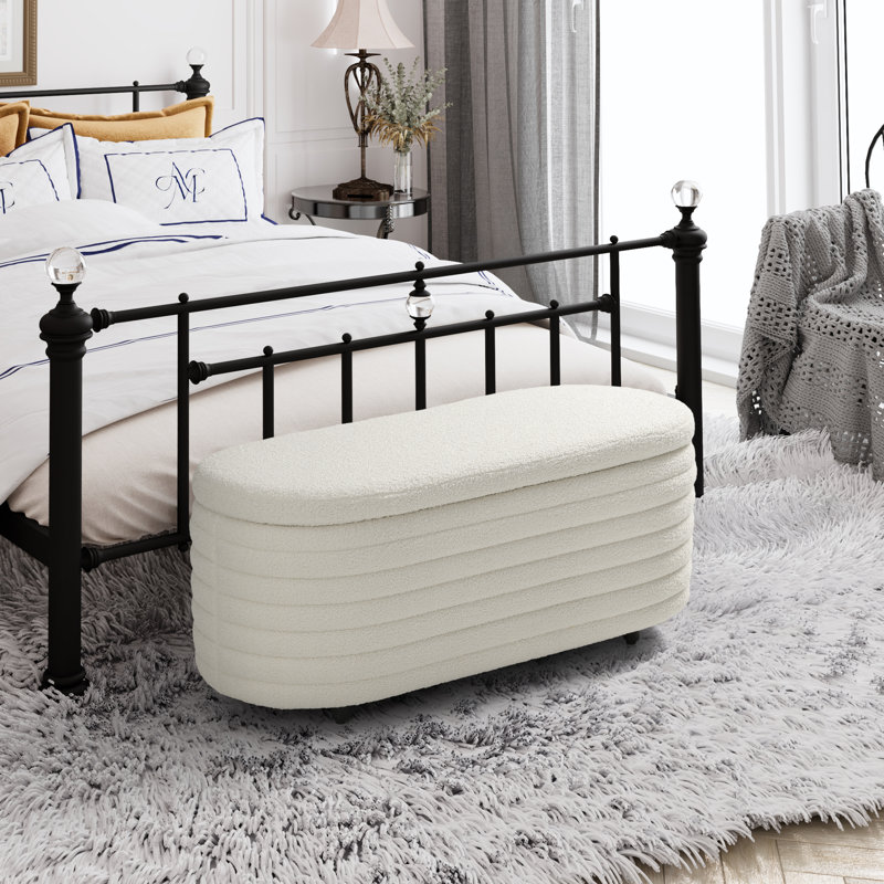 Banc de rangement en sherpa Bayville, H 18,1 po x l 42,5 po x P 17 po, Crème