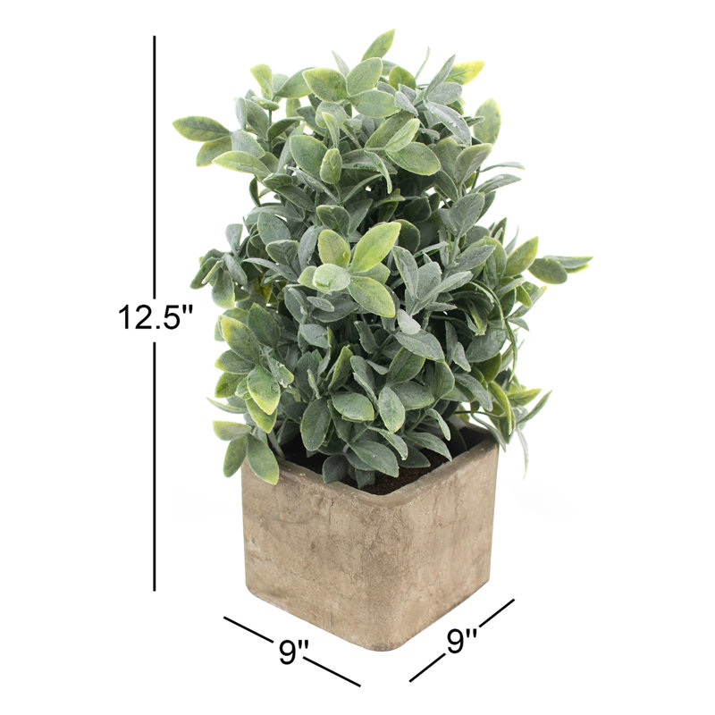 Buisson de sauge artificiel dans un pot carré