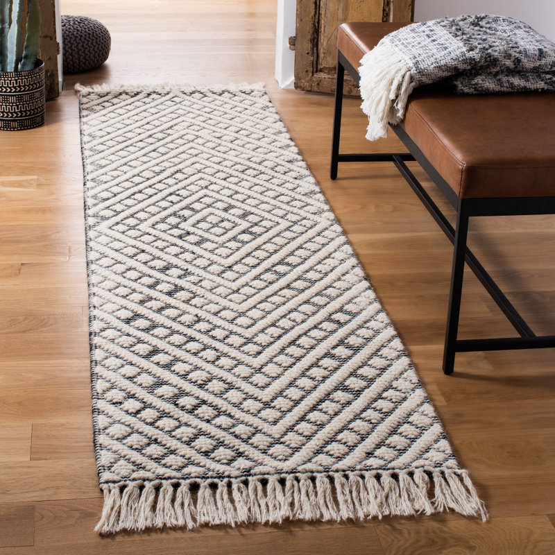 Brashear Hand Loomed Wool/Cotton Rug in Ivory/Black, Runner 2'3" x 8'
