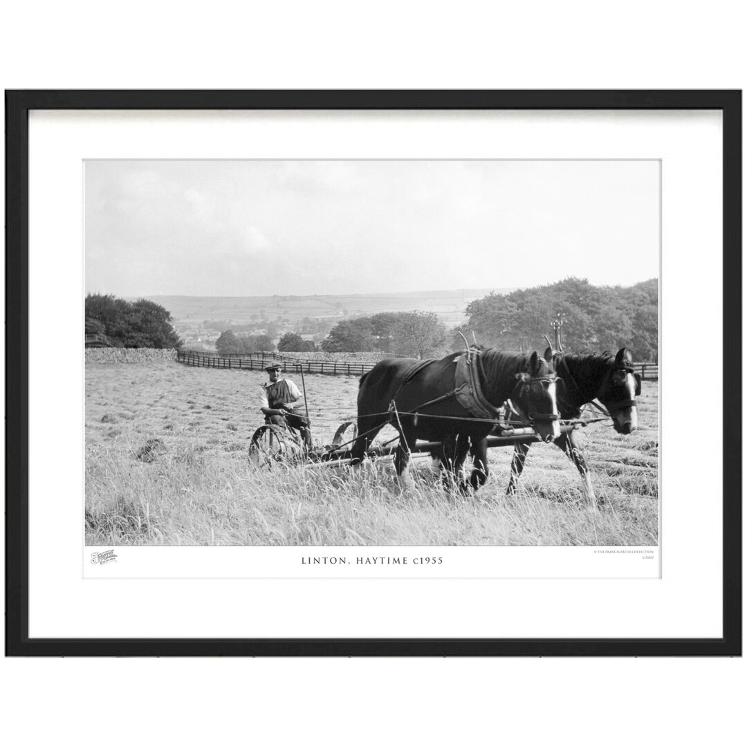 Gerahmtes Papierbild - Fotografie „Linton, Haytime C1955”