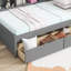 Lit plateforme simple en pin massif avec rangement en forme de L et chargement intégré en gris froid-129705515
