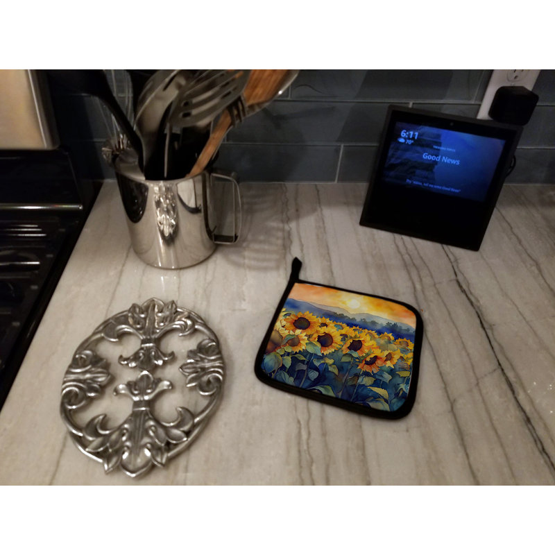 Caroline's Treasures Floral Polyester Potholder Set