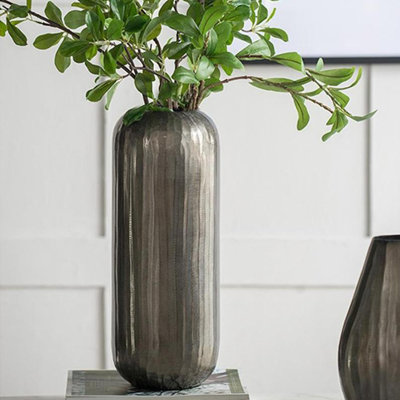 Vase 7 po x 7 po x 17 po
