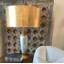 Lampe de table Hanksville en or et argent avec abat-jour tambour doré-25130787