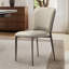 Chaise rembourrée en rotin deux tons