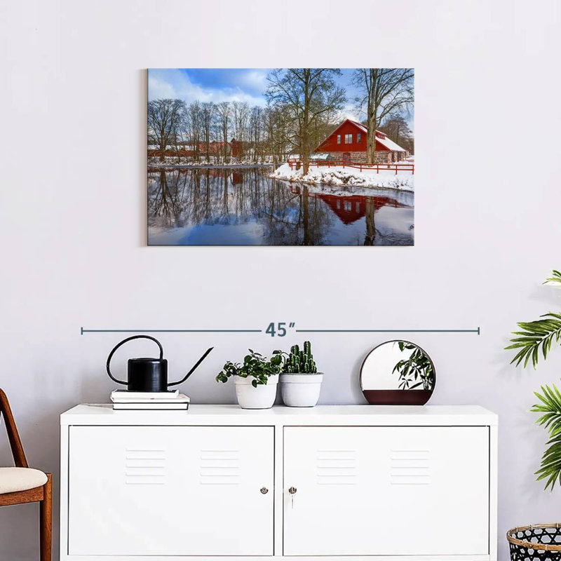 Lilie Winter Lake House