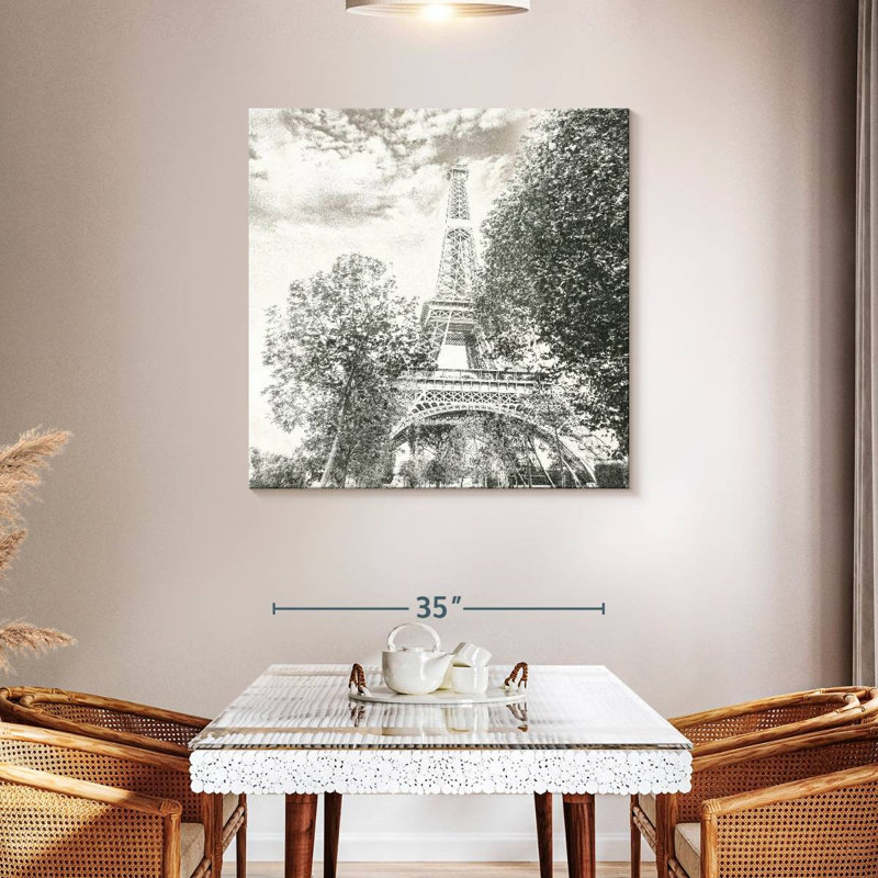 Lilie Eiffel, 39" H x 39" W