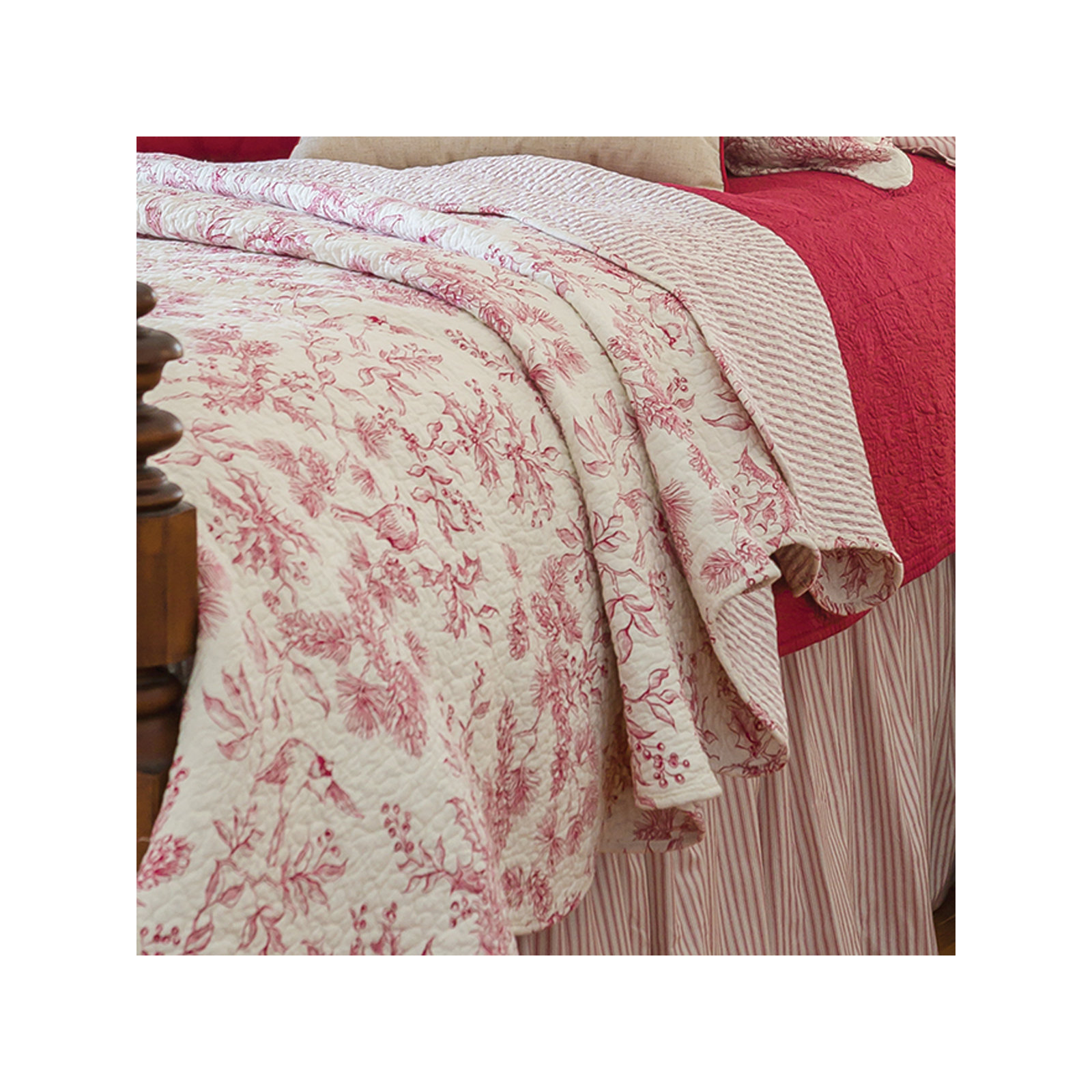 Iria Red/White Standard Cotton Reversible Quilt Set, Full/Queen Quilt + 2 Shams