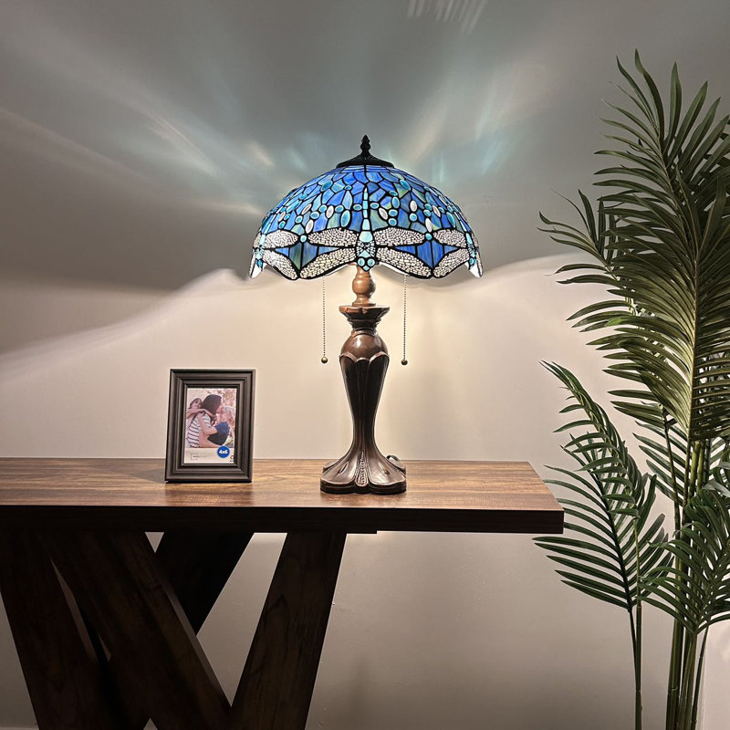 Lampe de table Gloriann Tiffany, libellule en verre coloré, ampoules à DEL incluses, interrupteurs à chaînette: l 16 po x P 16 po x H 24 po