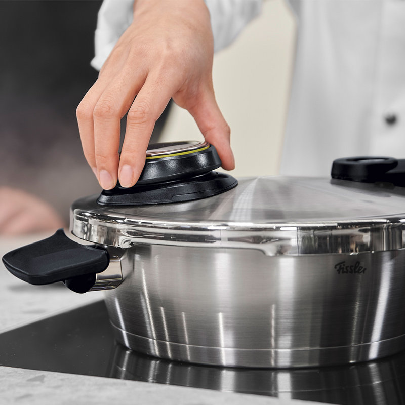Vitavit® Premium Stovetop Pressure Skillet