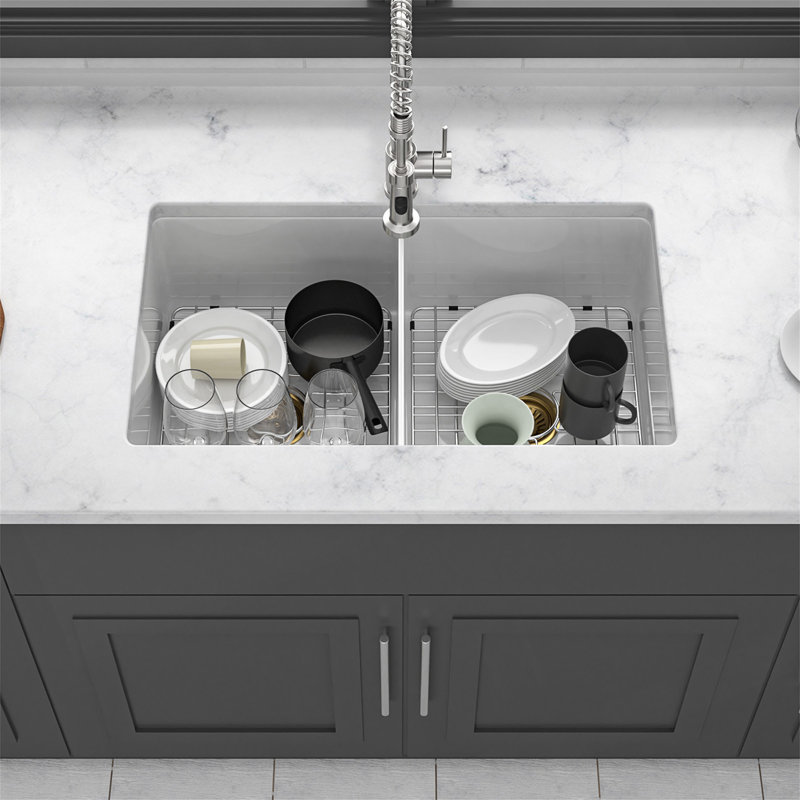 Évier de cuisine en céramique en porcelaine à double cuve encastrable 32 pouces avec cuves rectangulaires profondes pour une fonctionnalité à deux zones efficace.