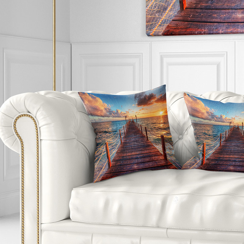 Coucher de soleil sur une jetée en bois - Jetée et pont, 16 po x 1 po, Coussin décoratif