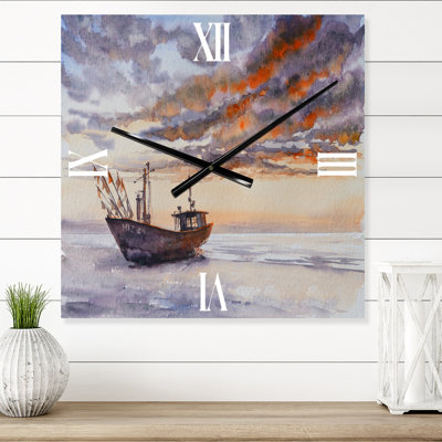 Horloge murale nautique et côtière, bateau de pêche en bois sur la côte baltique