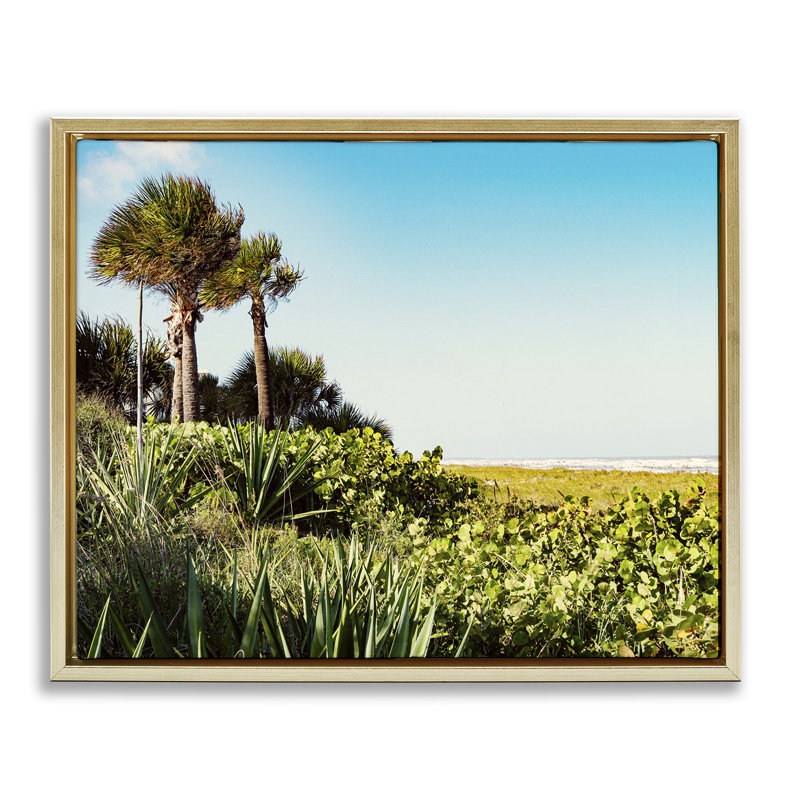 «Lush Tropical Shoreline» par Stede Bonnett, Cadre flottant métallique doré, H 17 po x l 21 po