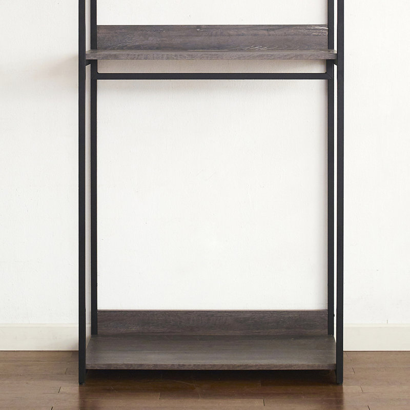 Walk-in rustique gris avec bois, métal, espace de rangement très profond, placard industriel en bois résistant à l'eau, couleur, rangement solide et résistance à la chaleur, égratignure
