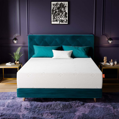 Matelas de grand lit en mousse de charbon de bois de 10 po Dreamatter Urban