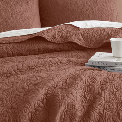 Quebec Reversible Bedspread Set