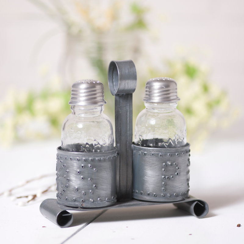Irvin's Tinware Salt and Pepper Shaker Set