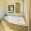 Baignoire de trempage/coin encastrée 60" x 60" lara Designer-9228718-88693907