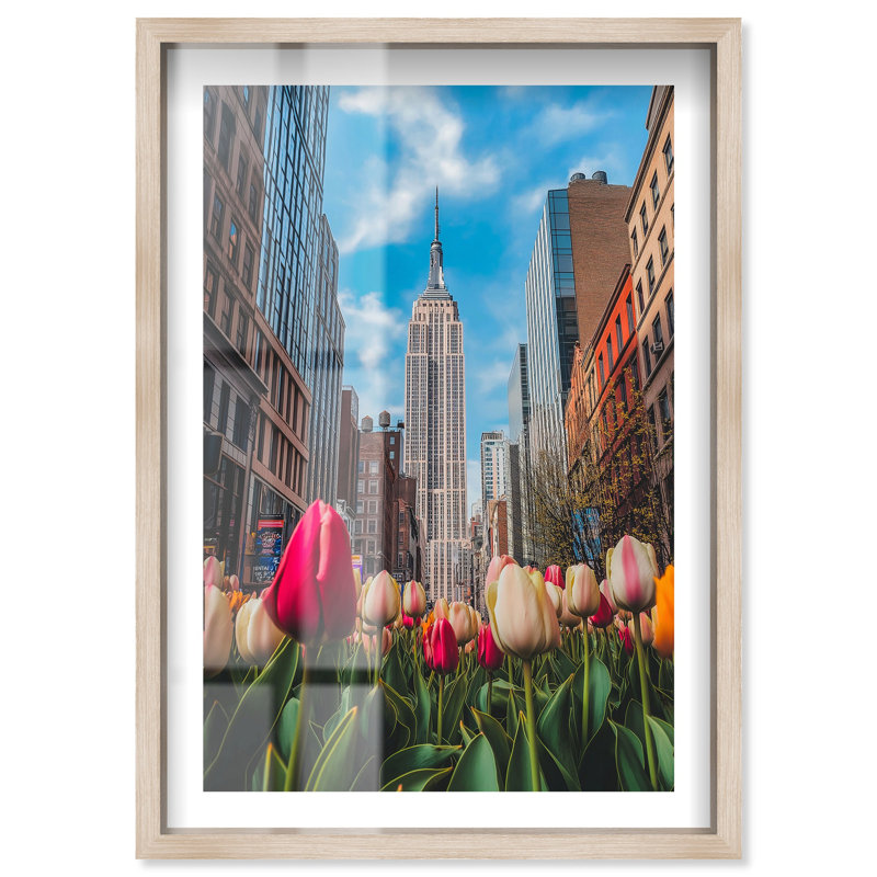 Motif floral de New York I, impression de boîte-cadre par Notoriart, H 55 po x l 37 po, Crème, crème